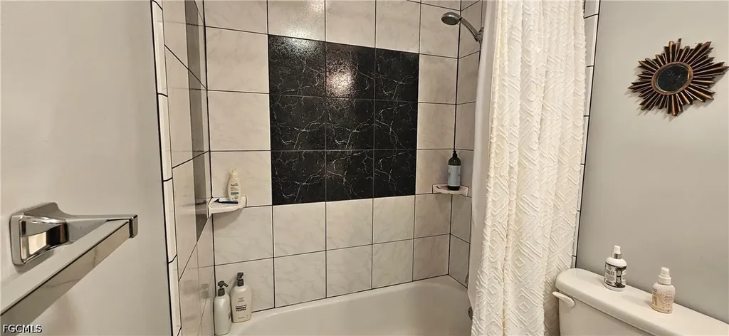 1823 SE 15th Street Cape Coral FL 33990