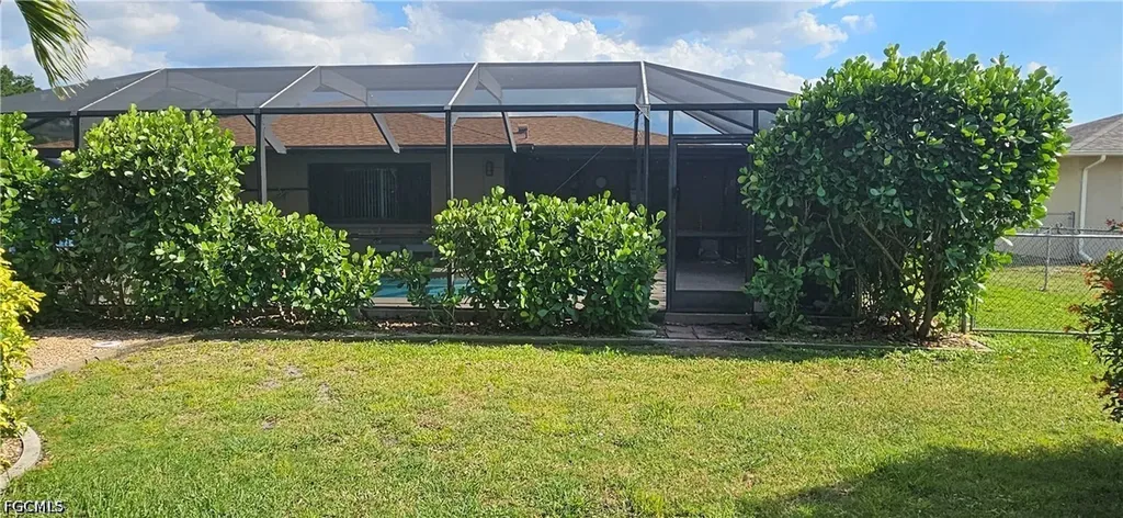 1823 SE 15th Street Cape Coral FL 33990