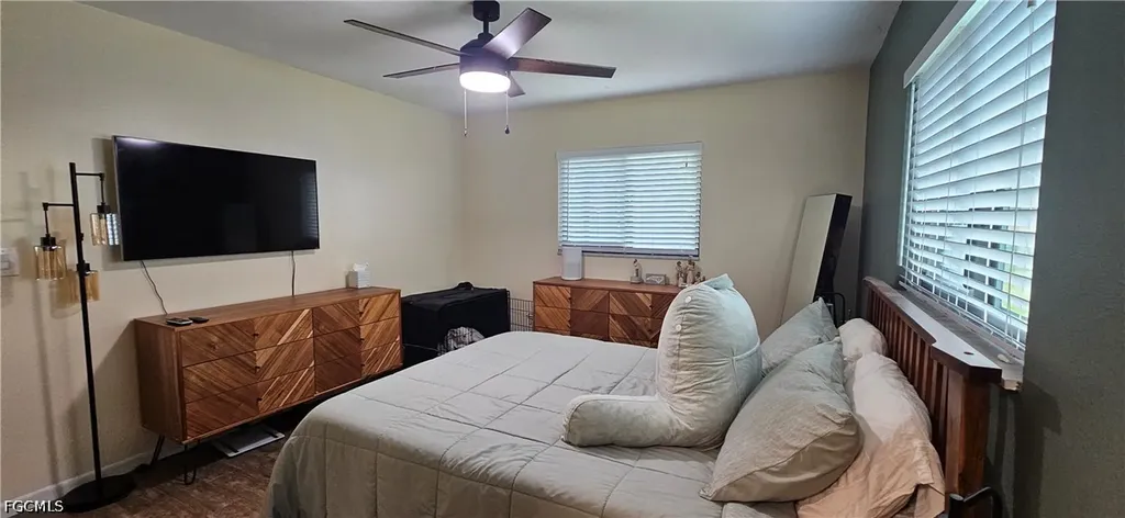1823 SE 15th Street Cape Coral FL 33990