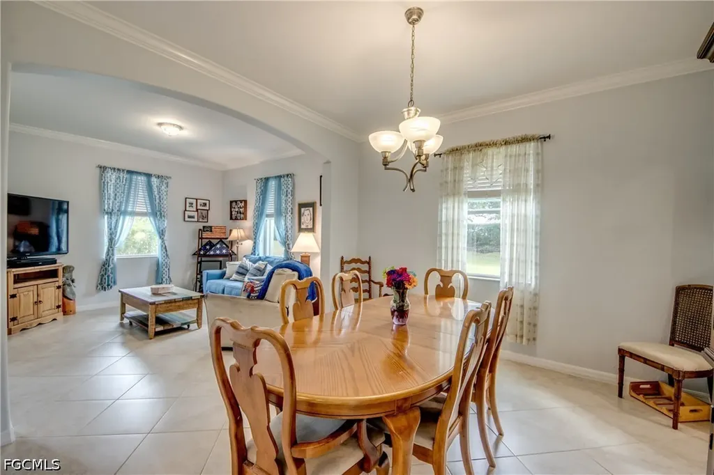 3613 Valle Santa Circle Cape Coral FL 33909