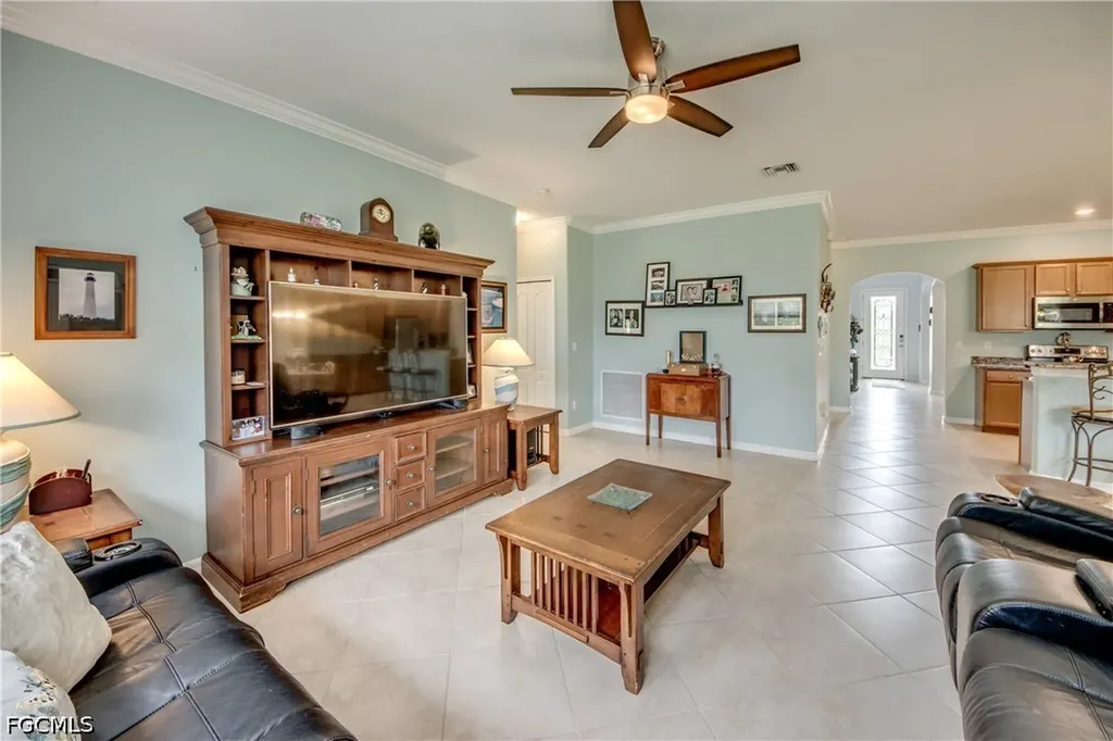 3613 Valle Santa Circle Cape Coral FL 33909