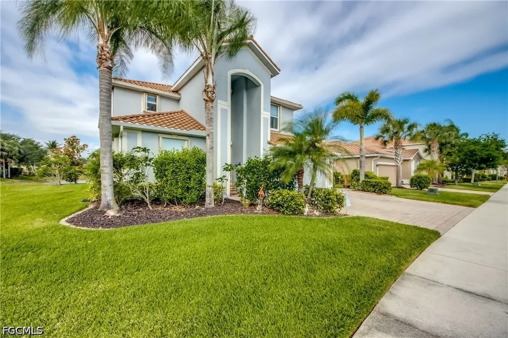 3613 Valle Santa Circle Cape Coral FL 33909