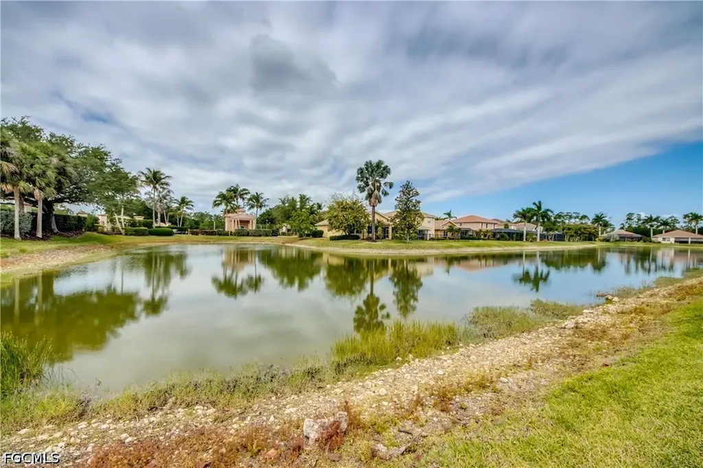 3613 Valle Santa Circle Cape Coral FL 33909