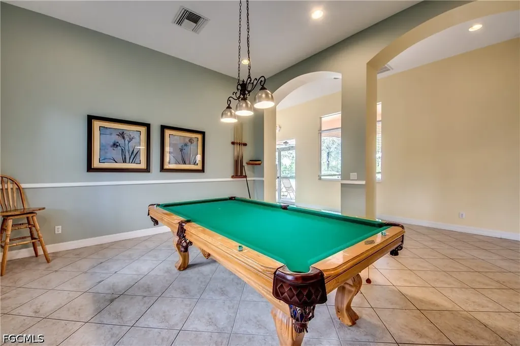 3613 Valle Santa Circle Cape Coral FL 33909