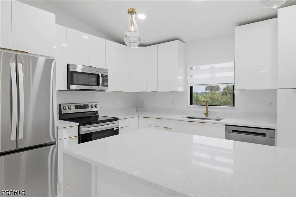 924 NE 20th Street Cape Coral FL 33909