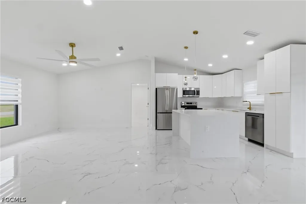 924 NE 20th Street Cape Coral FL 33909