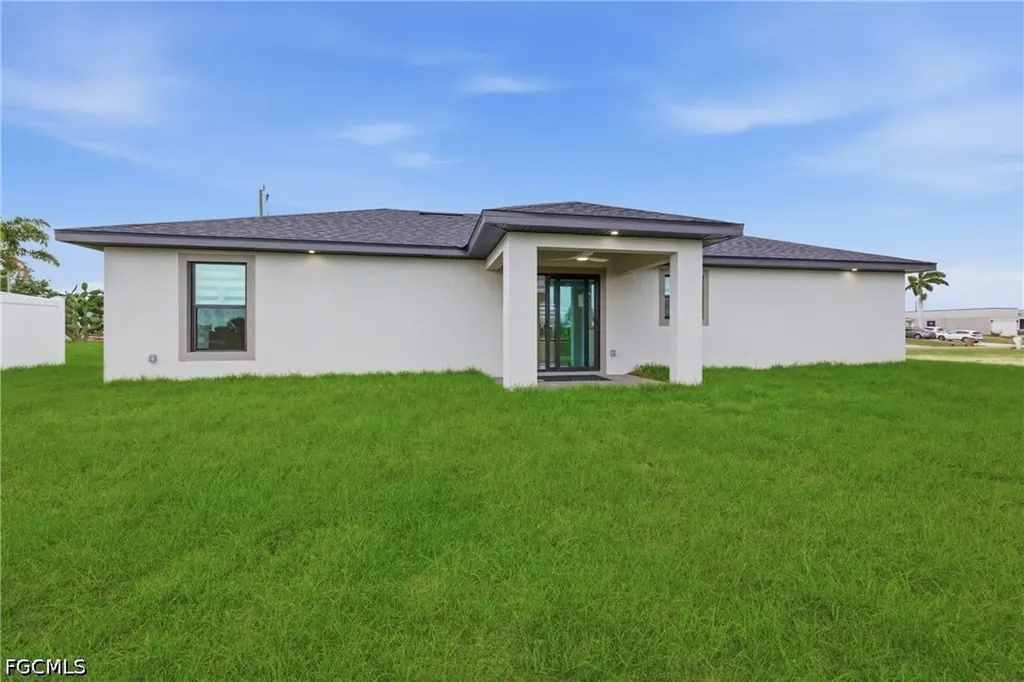 924 NE 20th Street Cape Coral FL 33909