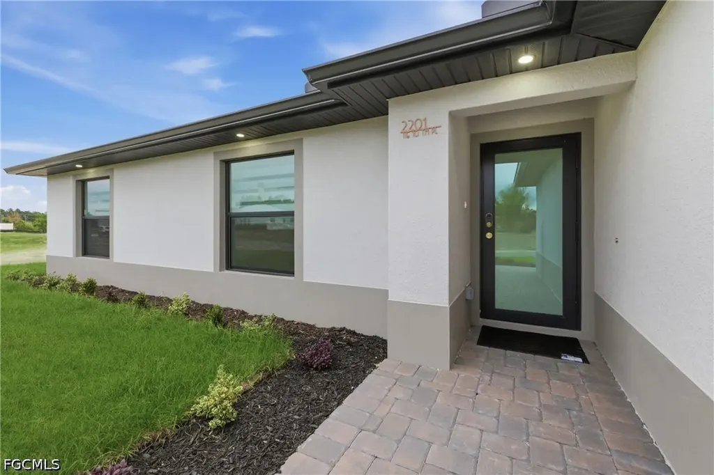 924 NE 20th Street Cape Coral FL 33909