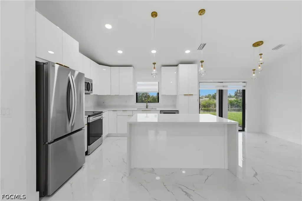 924 NE 20th Street Cape Coral FL 33909
