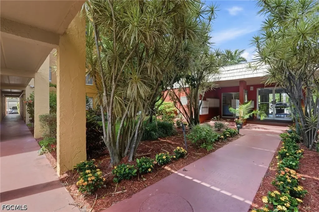 2366 E Mall Drive Fort Myers FL 33901