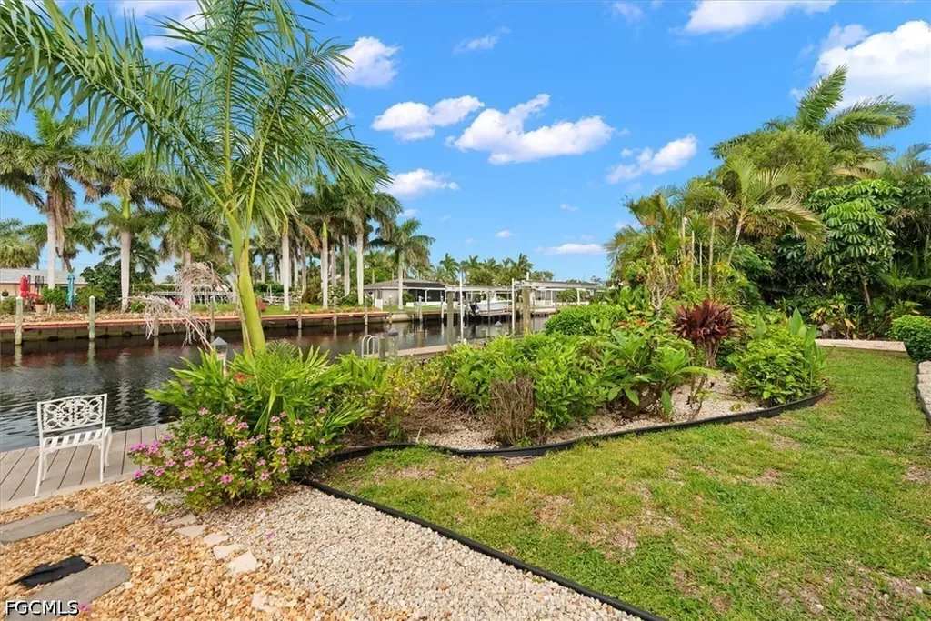 2205 Channel Way North Fort Myers FL 33917