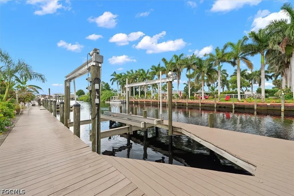 2205 Channel Way North Fort Myers FL 33917