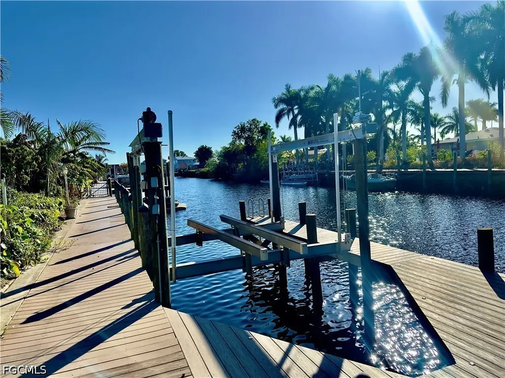 2205 Channel Way North Fort Myers FL 33917