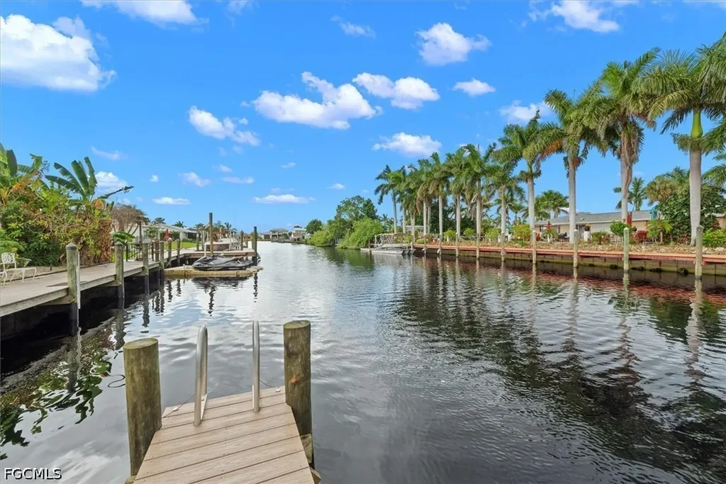 2205 Channel Way North Fort Myers FL 33917