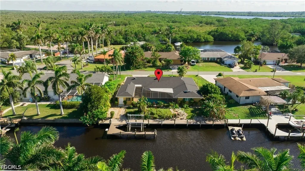 2205 Channel Way North Fort Myers FL 33917
