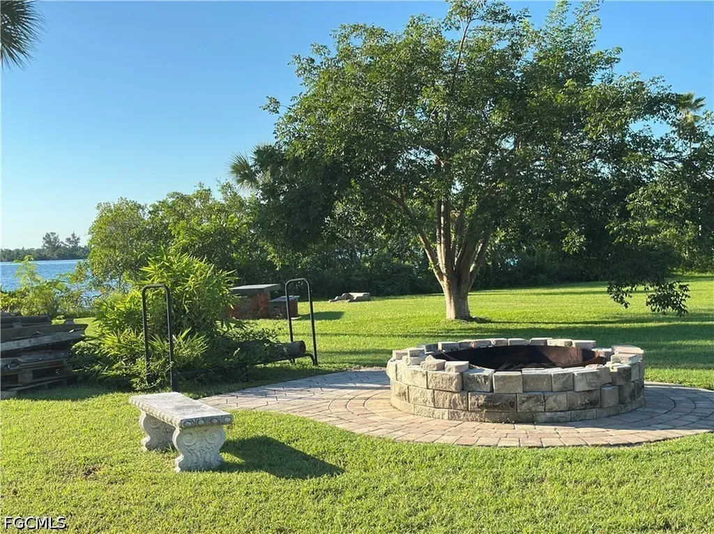 2205 Channel Way North Fort Myers FL 33917