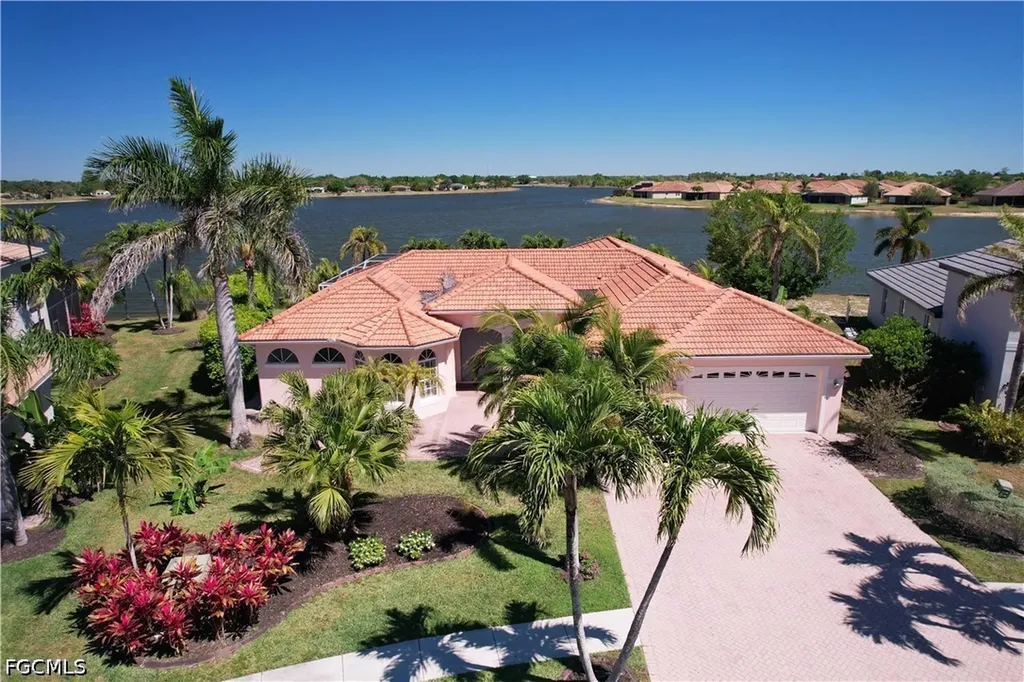 2202 Grove Drive Naples FL 34120