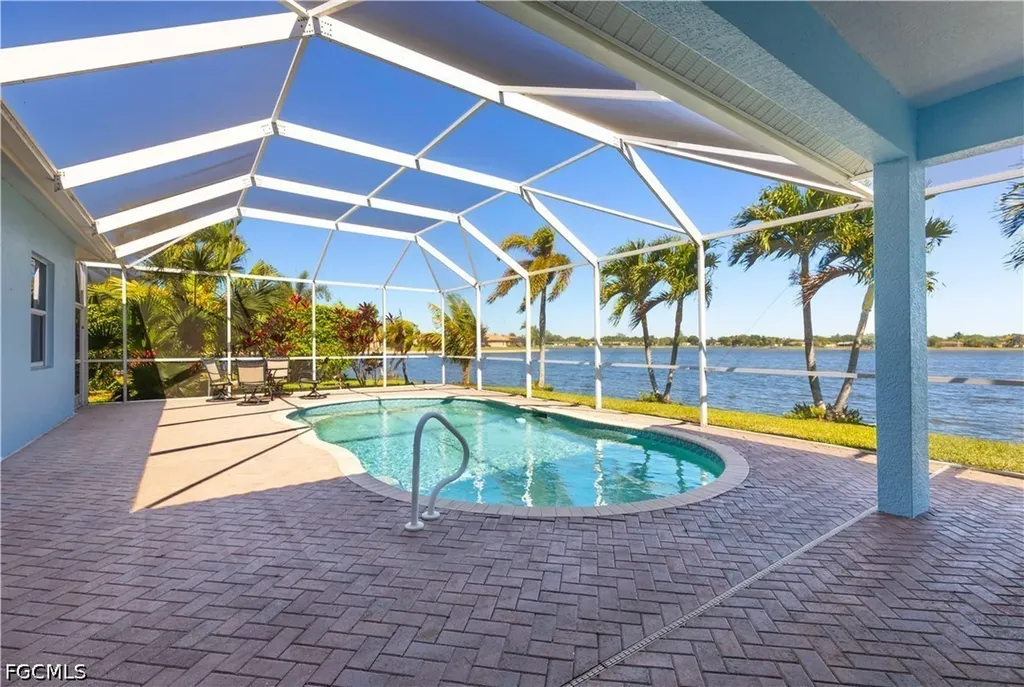 2202 Grove Drive Naples FL 34120