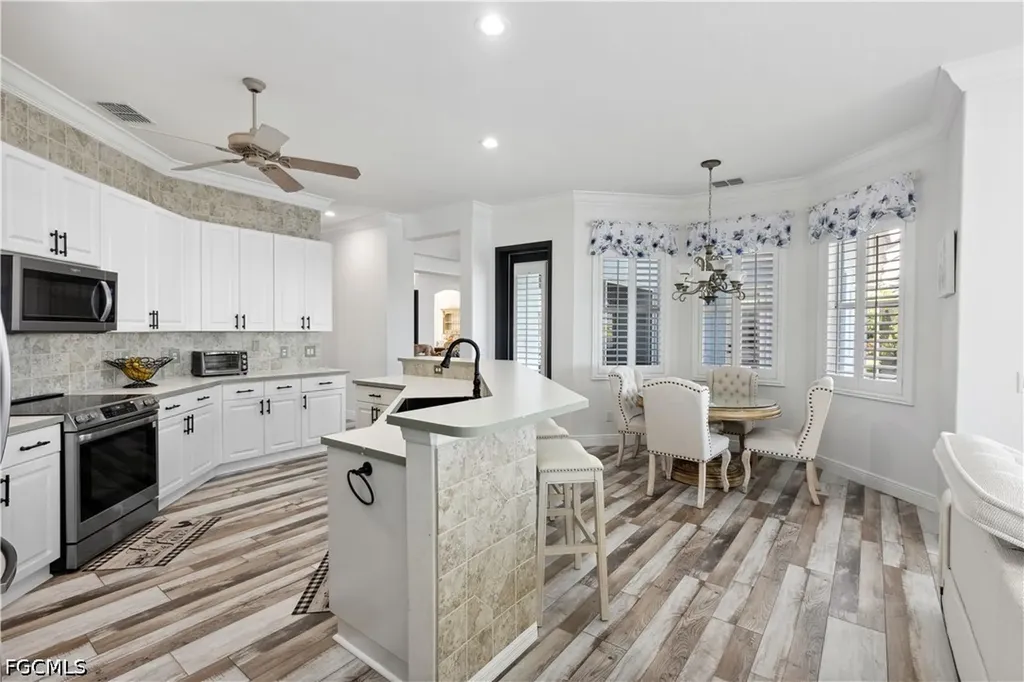 2202 Grove Drive Naples FL 34120