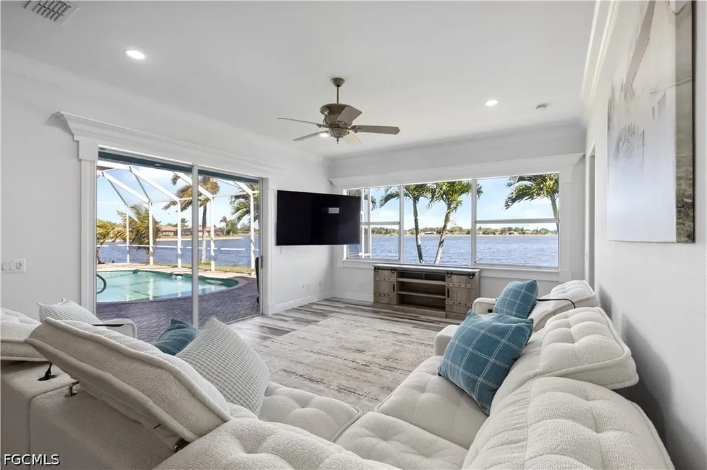 2202 Grove Drive Naples FL 34120