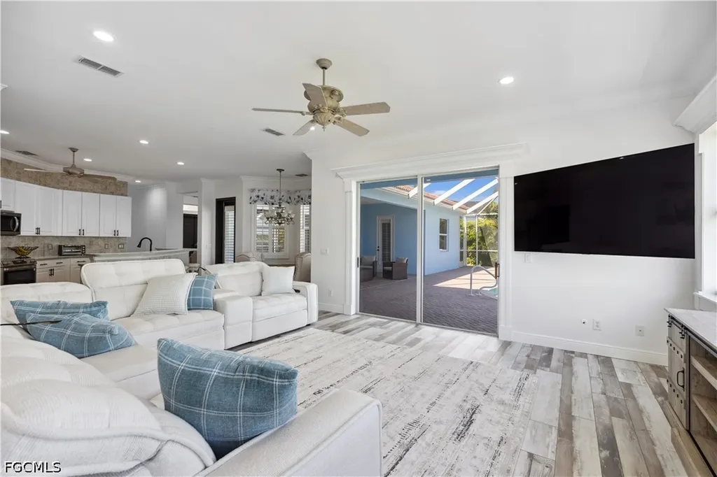 2202 Grove Drive Naples FL 34120
