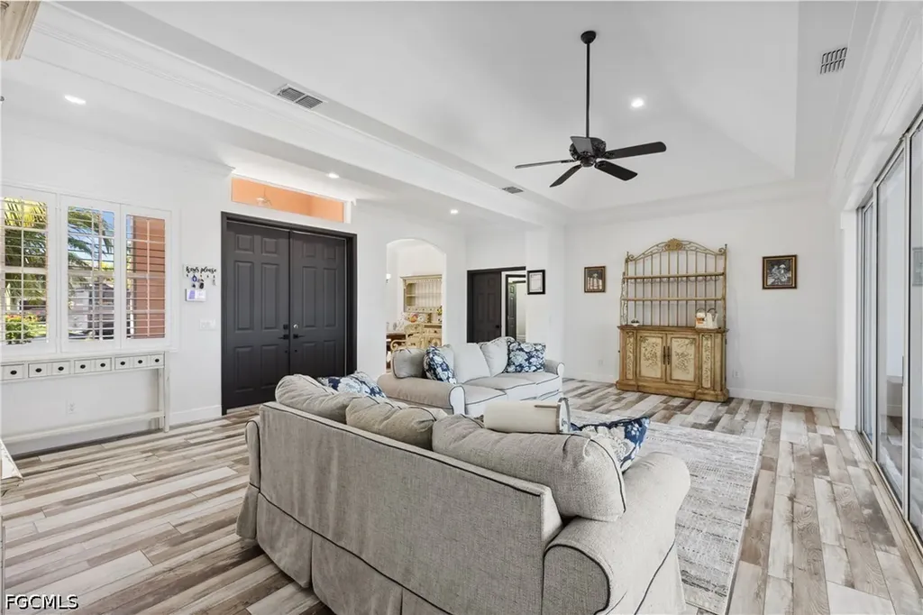 2202 Grove Drive Naples FL 34120