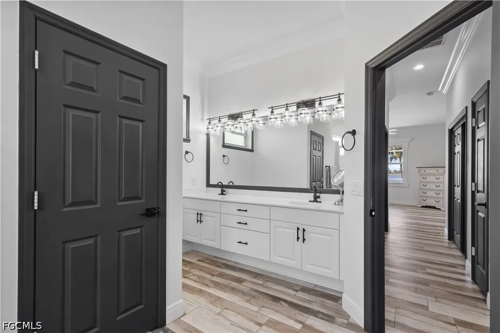 2202 Grove Drive Naples FL 34120