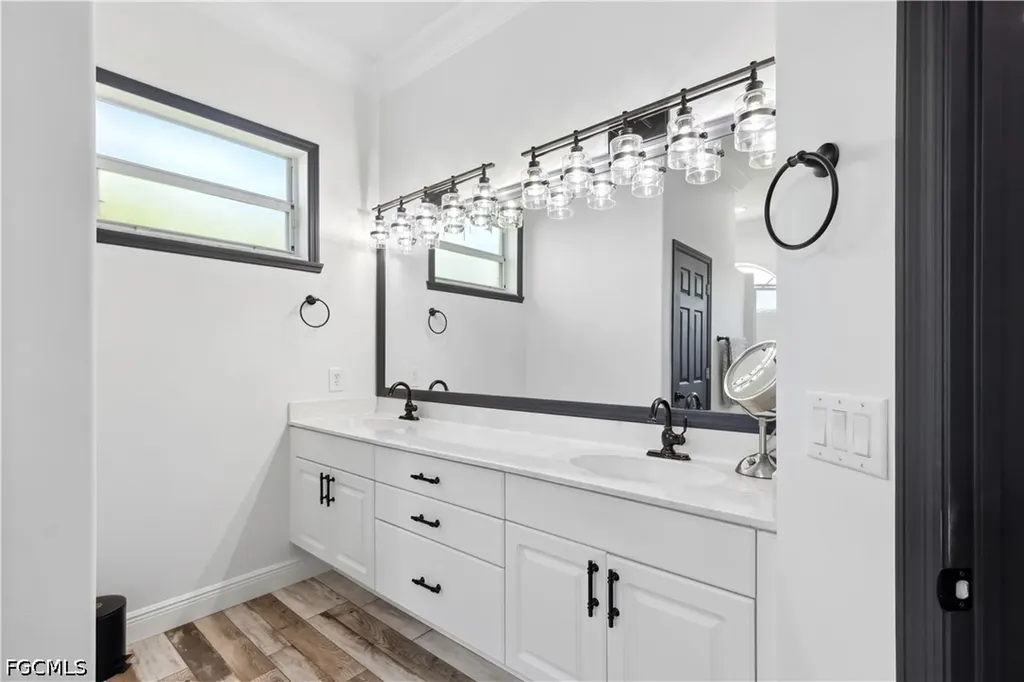 2202 Grove Drive Naples FL 34120