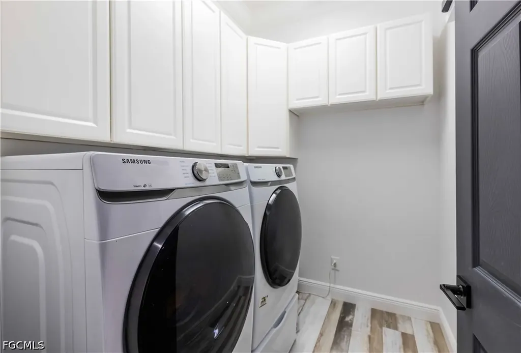 2202 Grove Drive Naples FL 34120