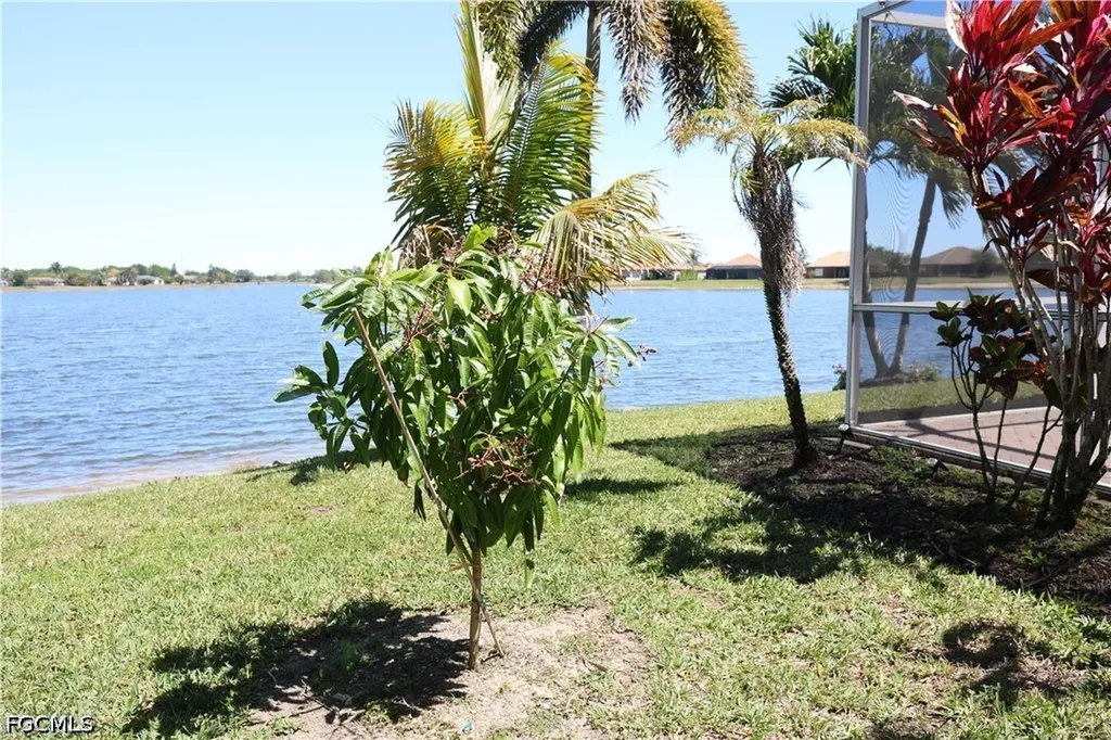 2202 Grove Drive Naples FL 34120