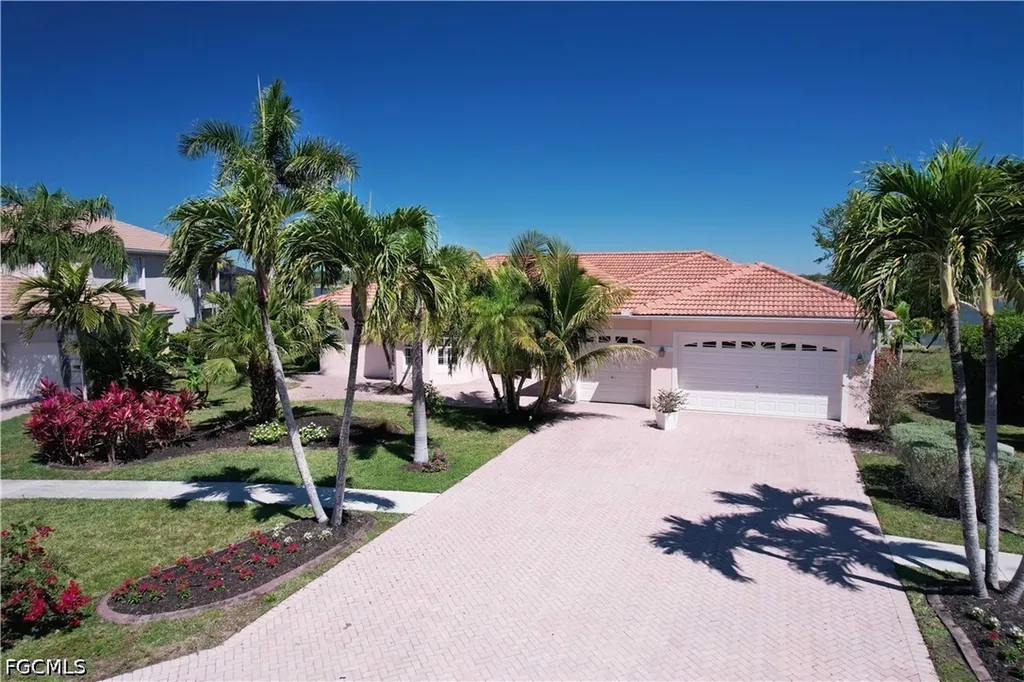 2202 Grove Drive Naples FL 34120