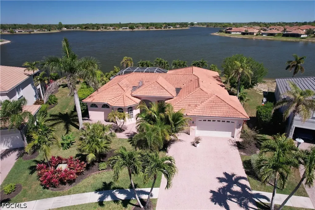 2202 Grove Drive Naples FL 34120