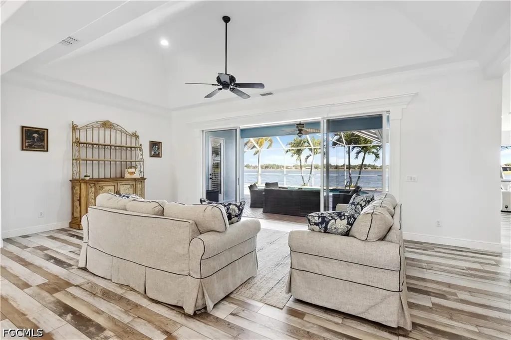 2202 Grove Drive Naples FL 34120