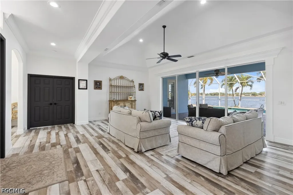 2202 Grove Drive Naples FL 34120