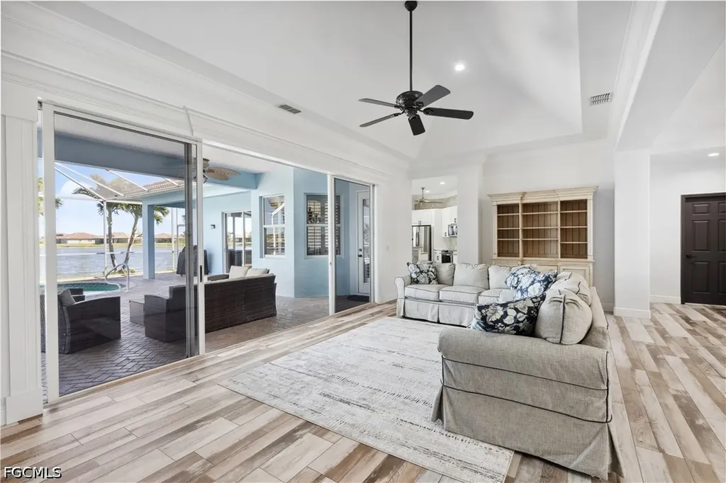 2202 Grove Drive Naples FL 34120