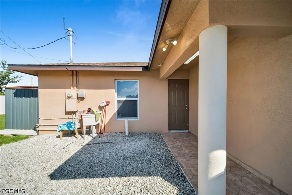 15 Willow Street Lehigh Acres FL 33936