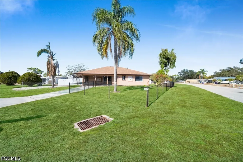 15 Willow Street Lehigh Acres FL 33936