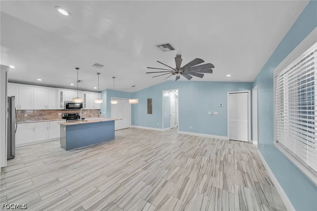 15 Willow Street Lehigh Acres FL 33936