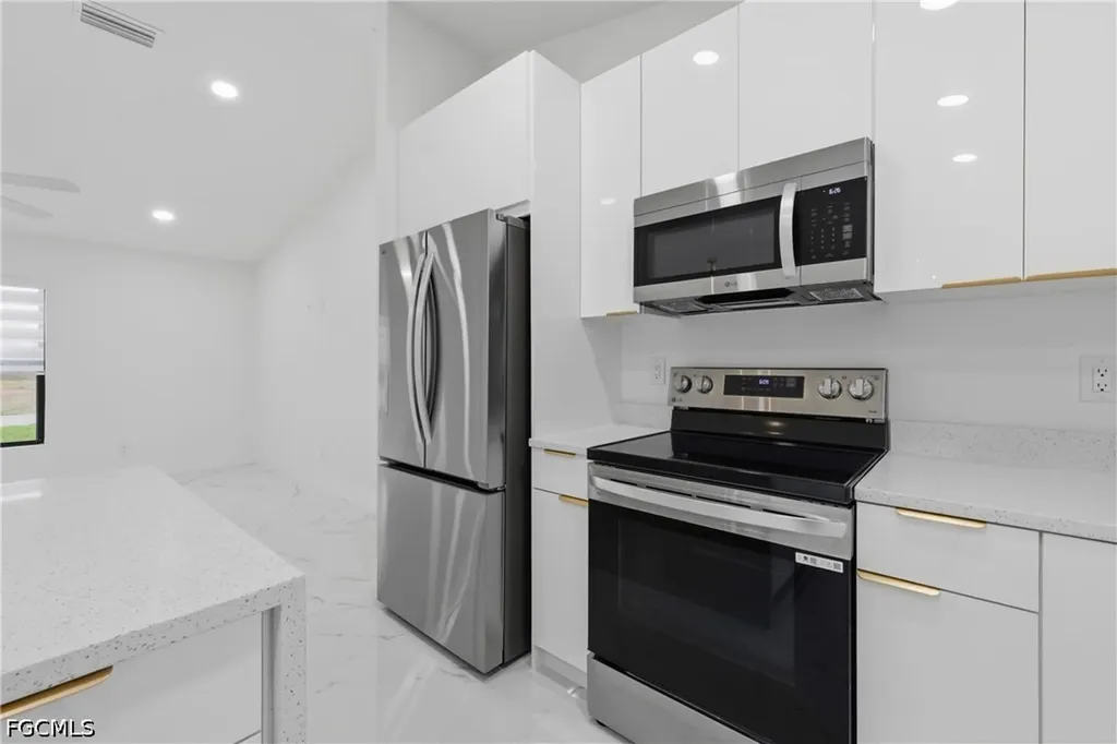 2201 NE 10th Place Cape Coral FL 33909