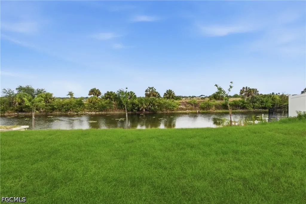 2201 NE 10th Place Cape Coral FL 33909