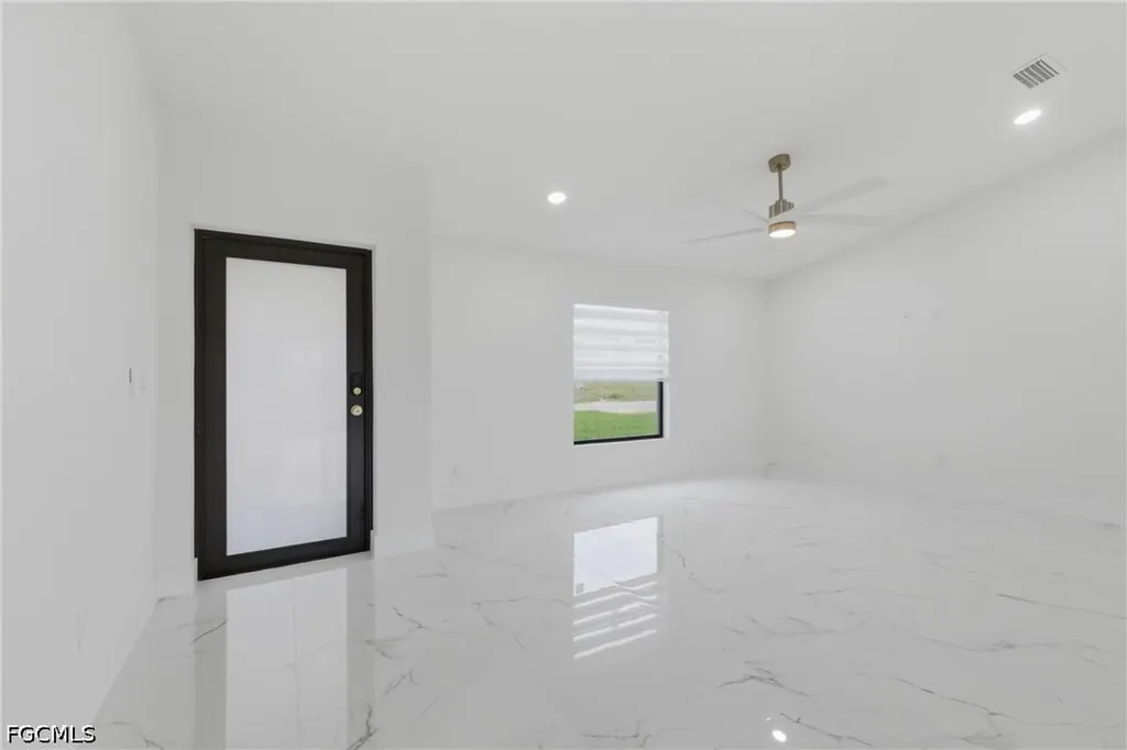 2201 NE 10th Place Cape Coral FL 33909