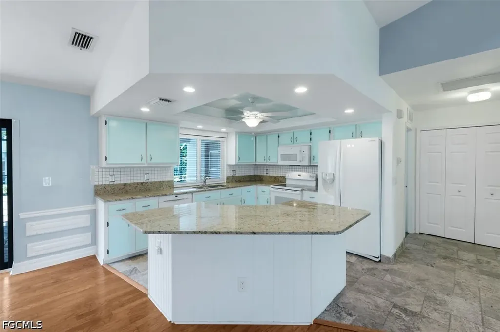 322 SE 17th Street Cape Coral FL 33990
