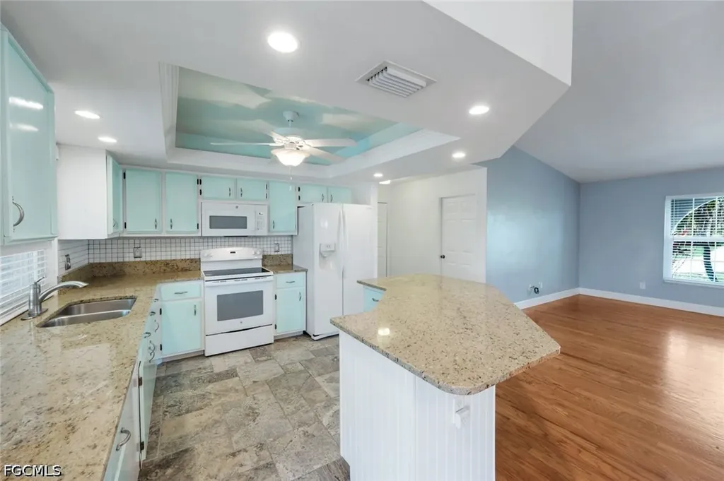 322 SE 17th Street Cape Coral FL 33990