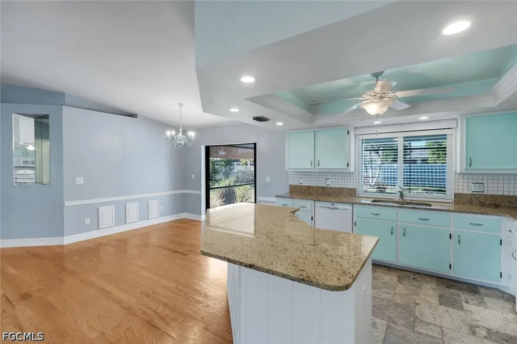 322 SE 17th Street Cape Coral FL 33990
