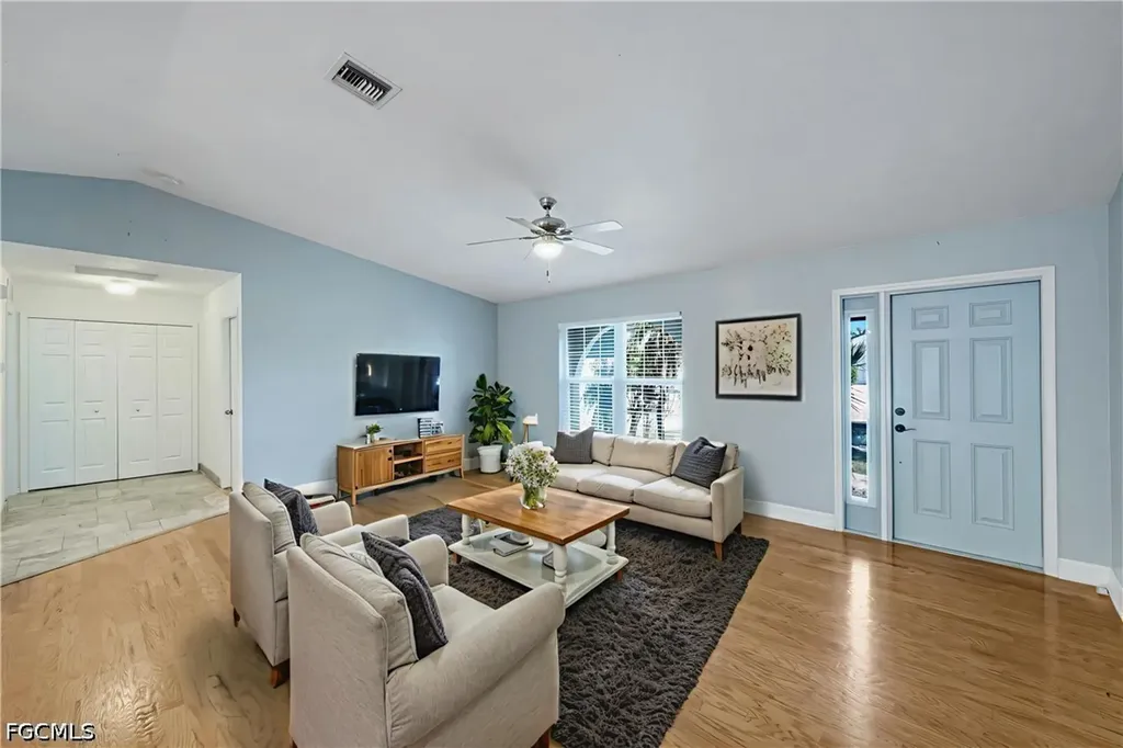 322 SE 17th Street Cape Coral FL 33990