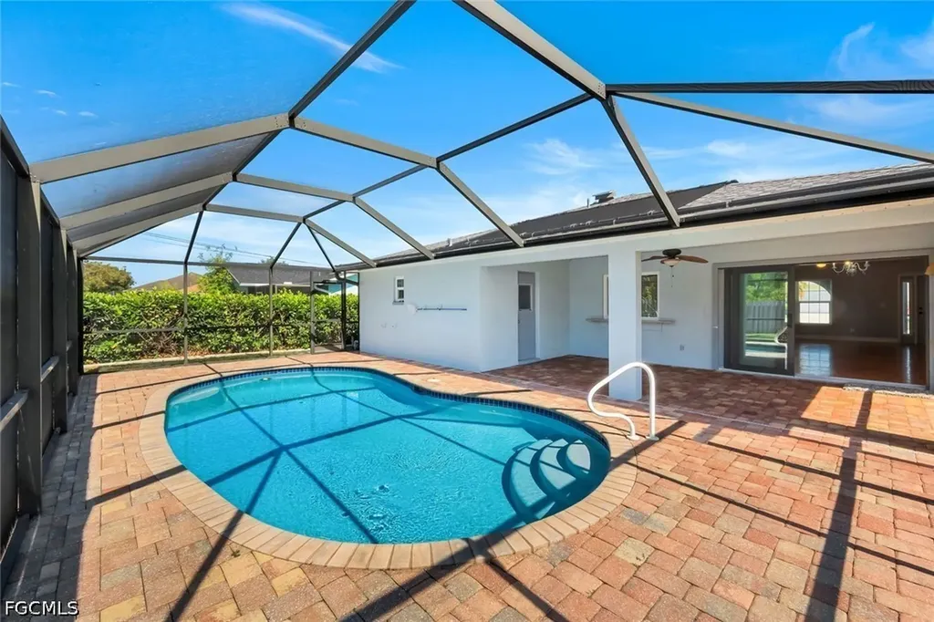 322 SE 17th Street Cape Coral FL 33990