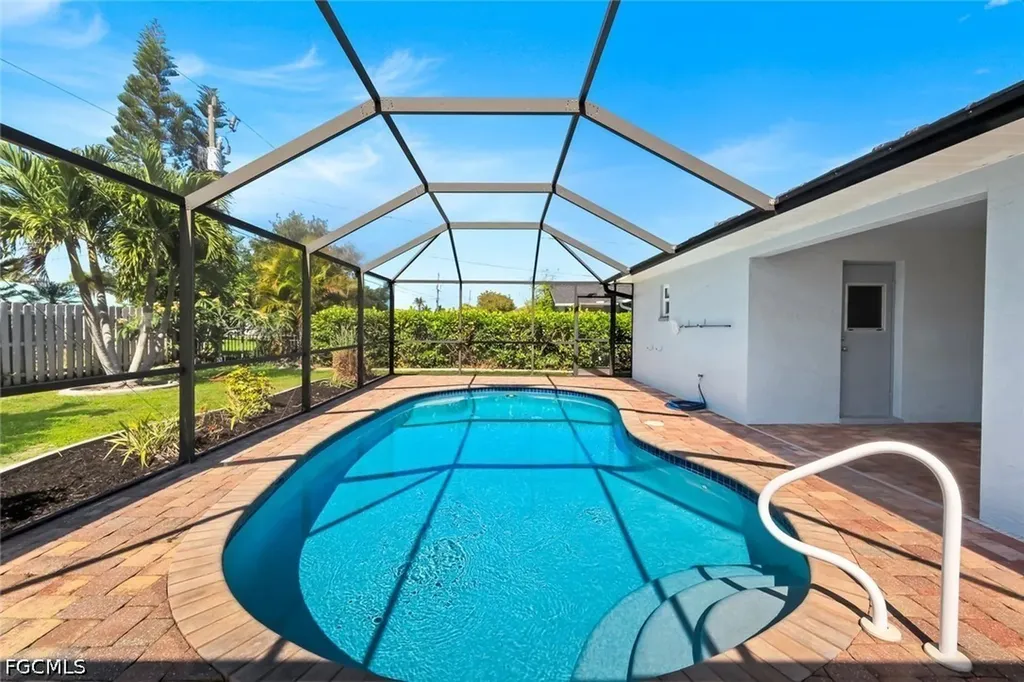 322 SE 17th Street Cape Coral FL 33990