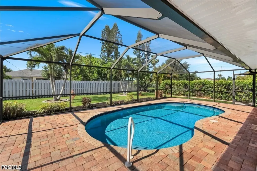 322 SE 17th Street Cape Coral FL 33990