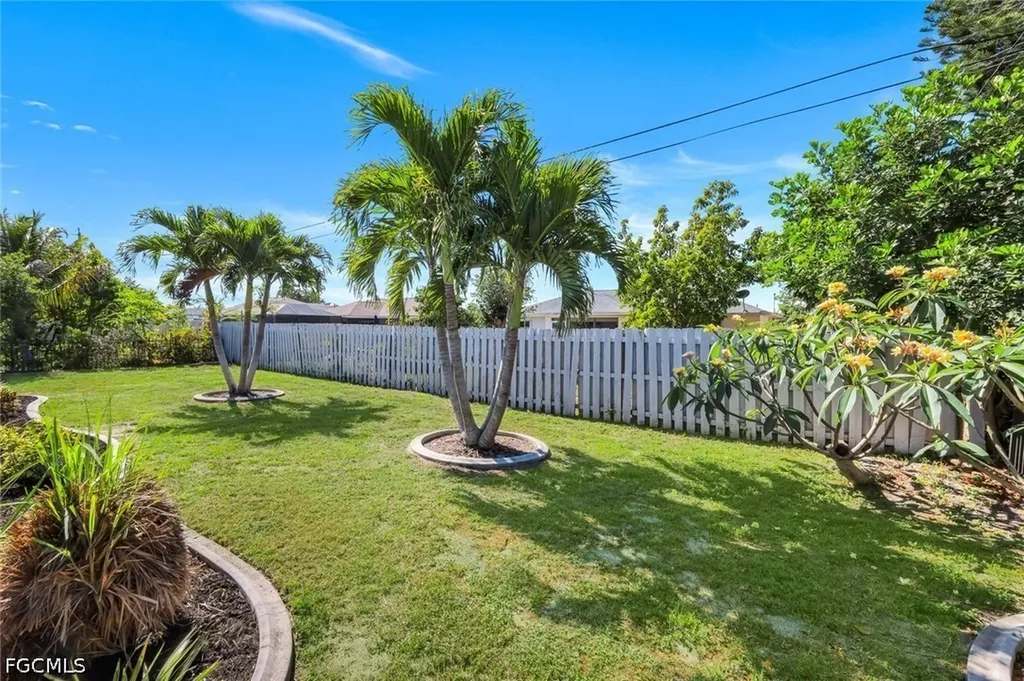 322 SE 17th Street Cape Coral FL 33990