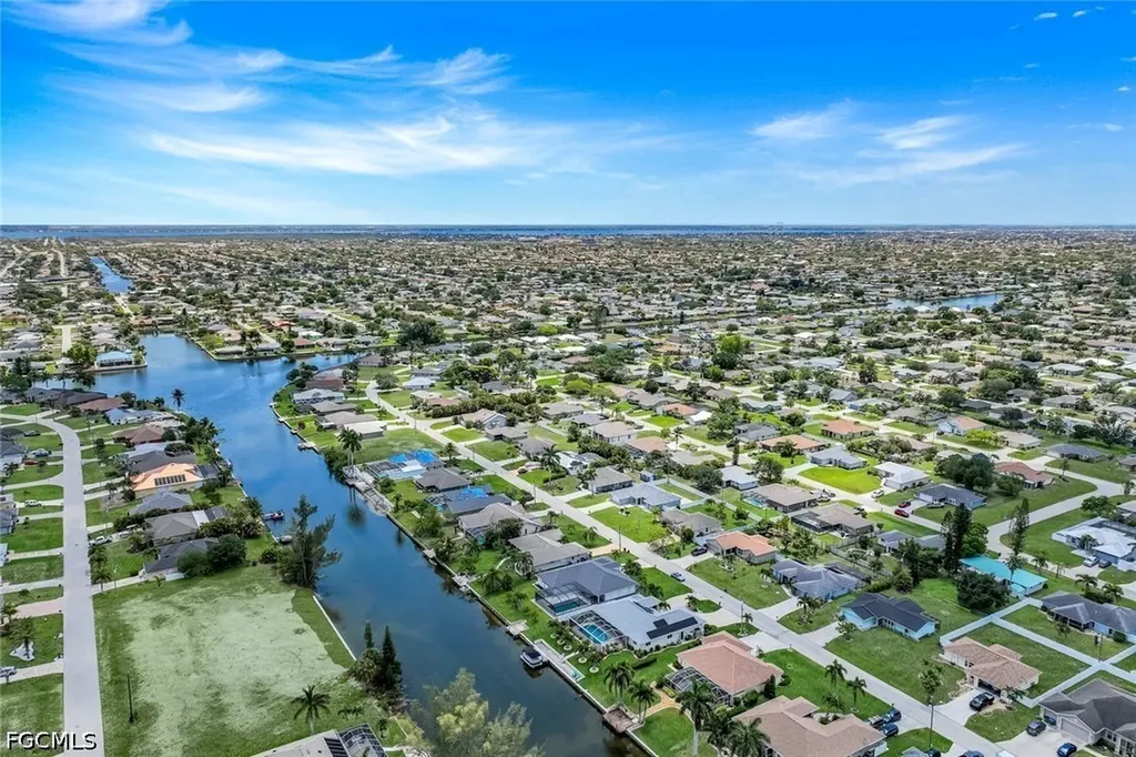 322 SE 17th Street Cape Coral FL 33990